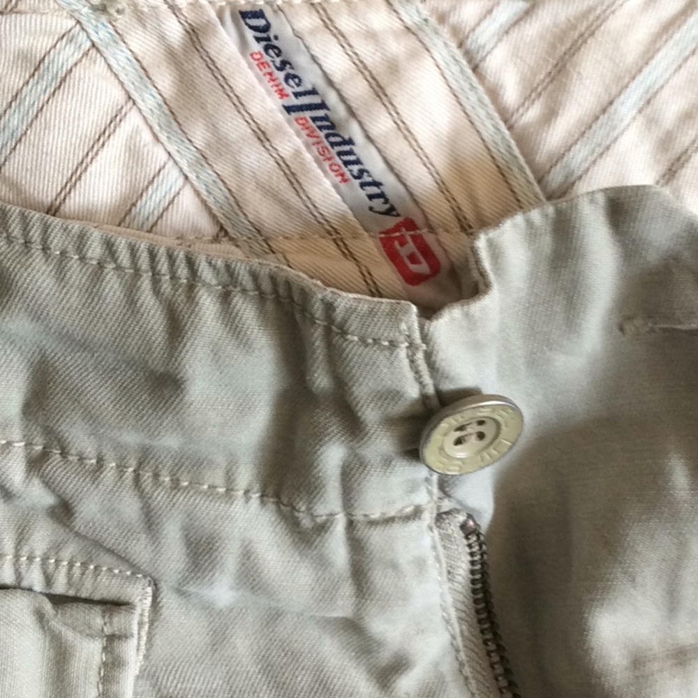 Men’s Diesel size 30 tan cargo style shorts